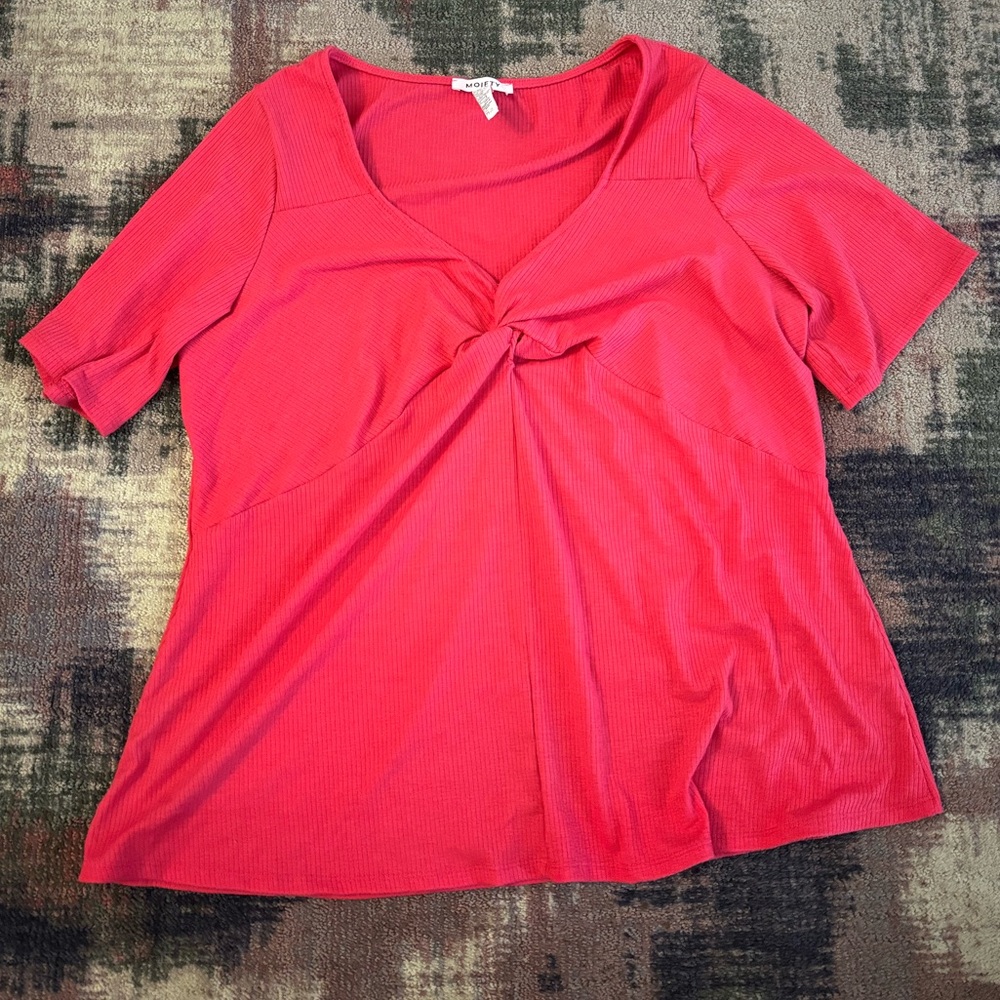 🔮 5/$25 Fuscia V-Neck Twist Front Top